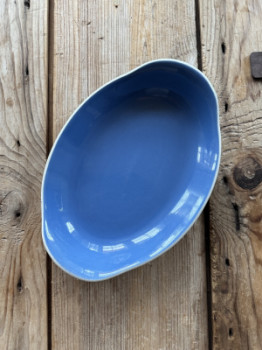 Ugnsform keramik. 20x28 cm i blått. Endast använd i matfotografering.