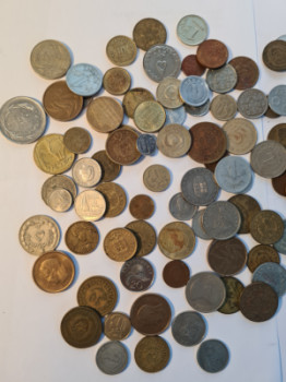 En massa utländska mynt