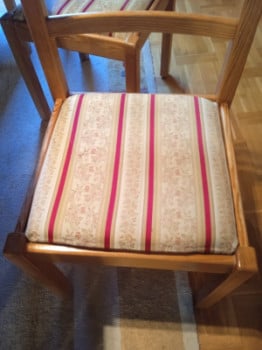 Matbord furu, 180 cm x 90 cm, plus 7 st klädda stolar